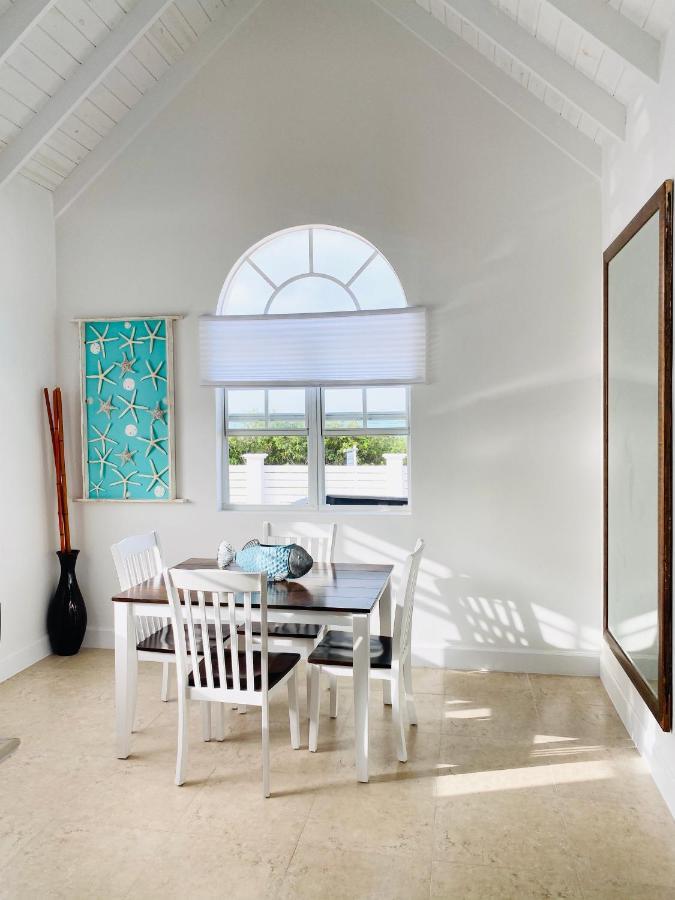 Modern Cottage With Chalk Sound Views 普罗维登西亚莱斯岛 外观 照片